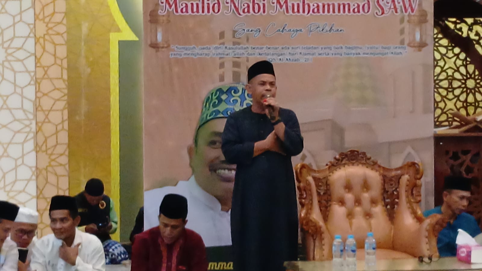 Pengurus Masjid Al-Hidayah Gelar Peringatan Maulid Nabi Muhammad SAW, Ratusan Jemaah Hadir Khidmat