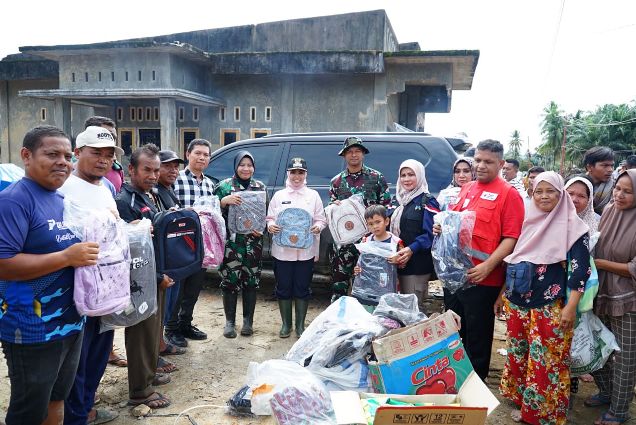 Bupati Labuhanbatu Temui Warga Batang Toru dan Garoga Tapsel yang Terdampak Banjir
