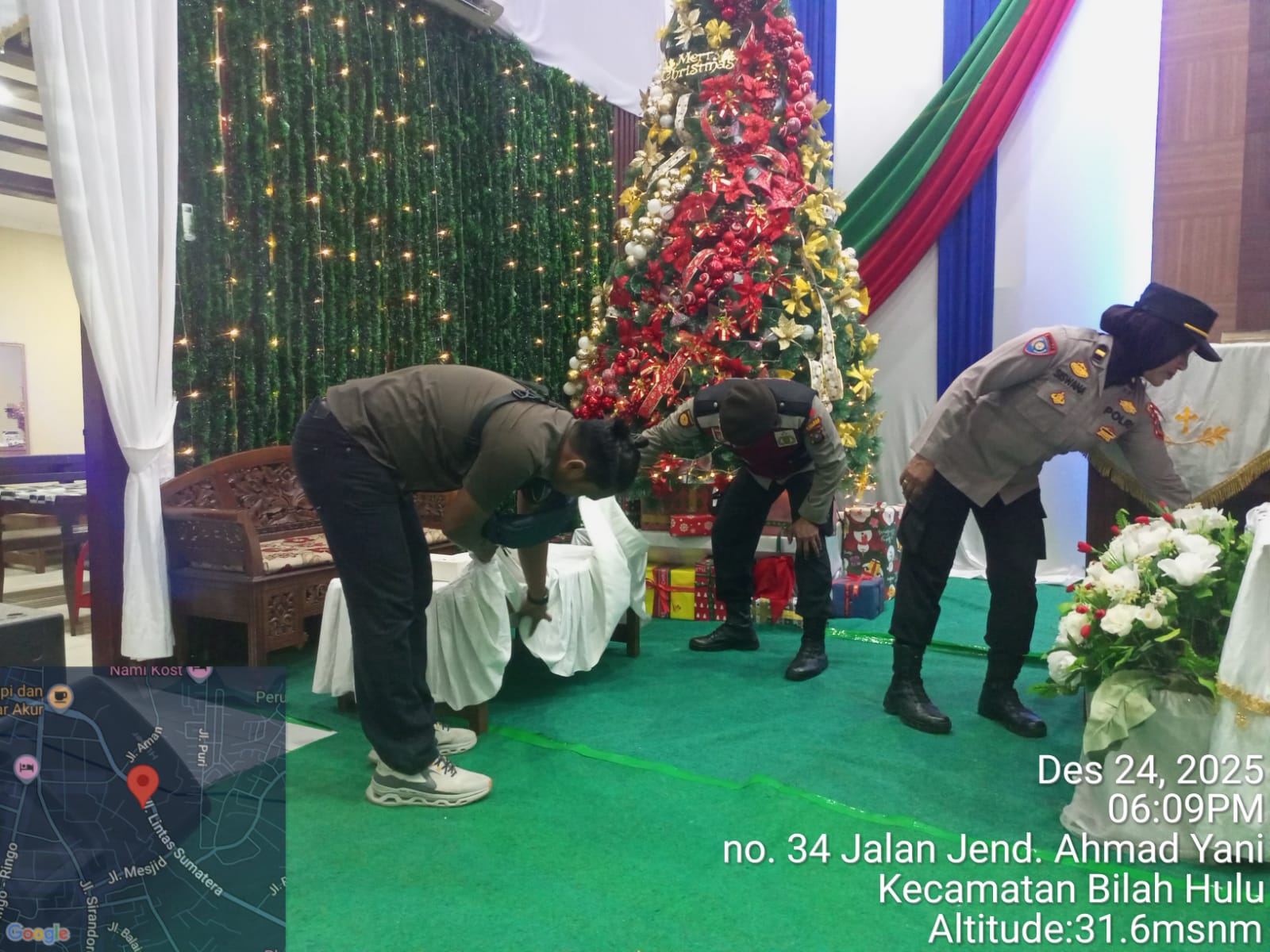 Polres Labuhanbatu Lakukan Sterilisasi Gereja Jelang Perayaan Natal 2025