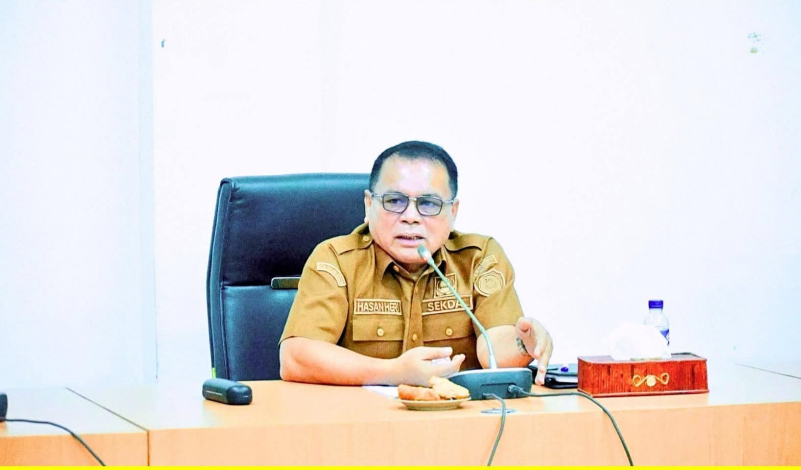 Sekdakab Labuhanbatu Pimpin rapat kerja evaluasi pelaksanaan Program MBG upaya memperkuat implementasi program nasional di daerah. 