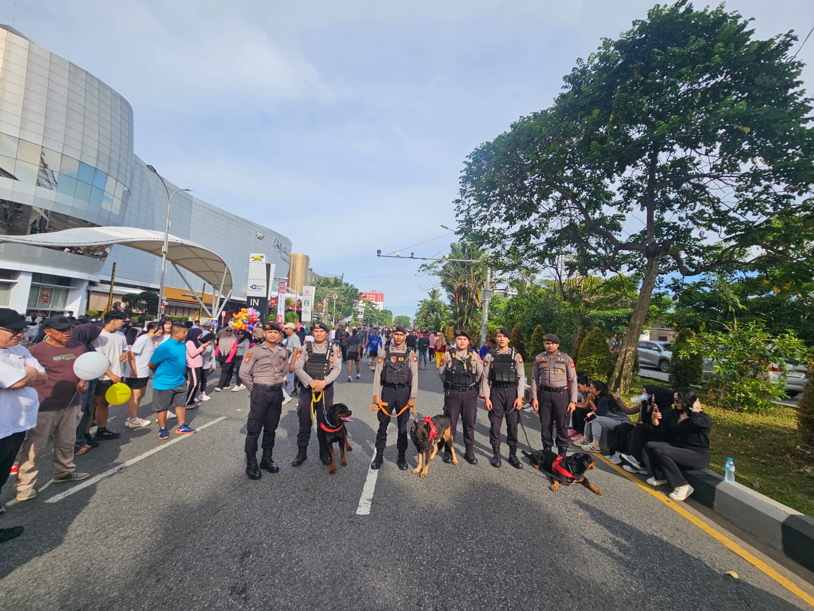 Unit K9 Polda Kalbar Senantiasa Hadir di Car Free Day: Berikan Rasa Aman dan Edukasi Warga