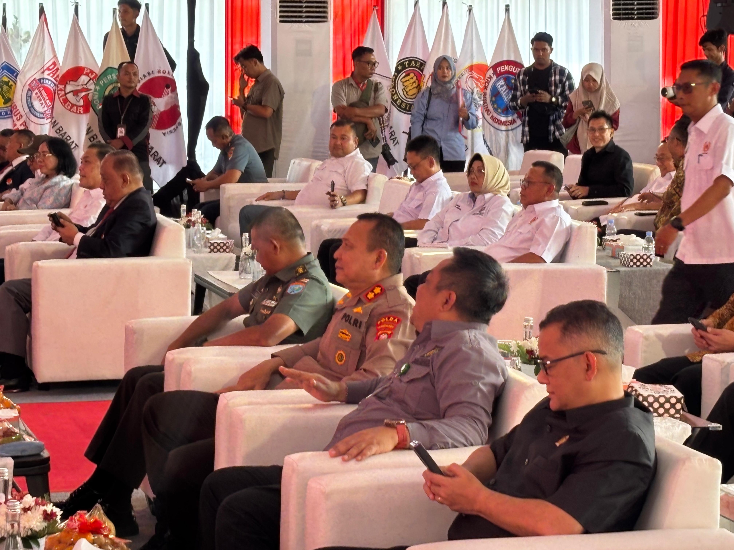 Sinergi Wujudkan Prestasi, Polda Kalbar Hadiri Pelantikan Pengurus KONI Kalbar Masa Bakti 2025-2029