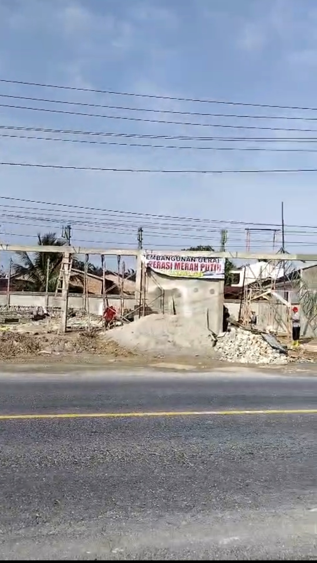 Pemerintahan Desa Kampung Baru Laksanakan Program Presiden RI dirikan Kantor KMP.