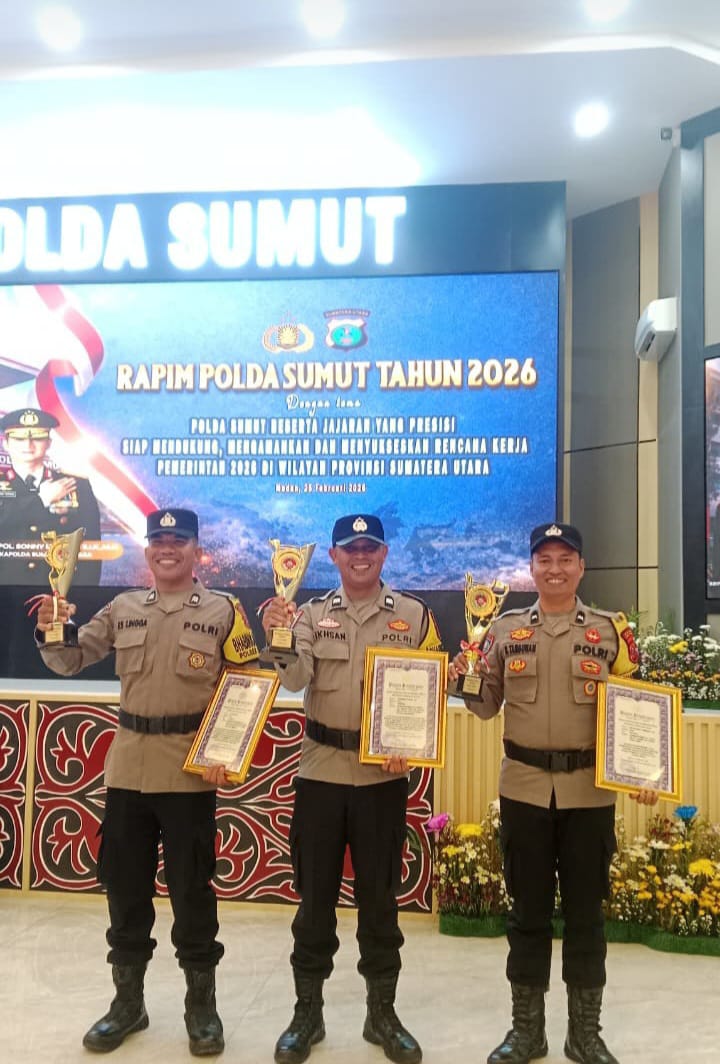 Kapolda Sumut beri penghargaan kepada Bhabinkamtibmas Polres Labuhanbatu atas Inovasi Ambulance Gratis