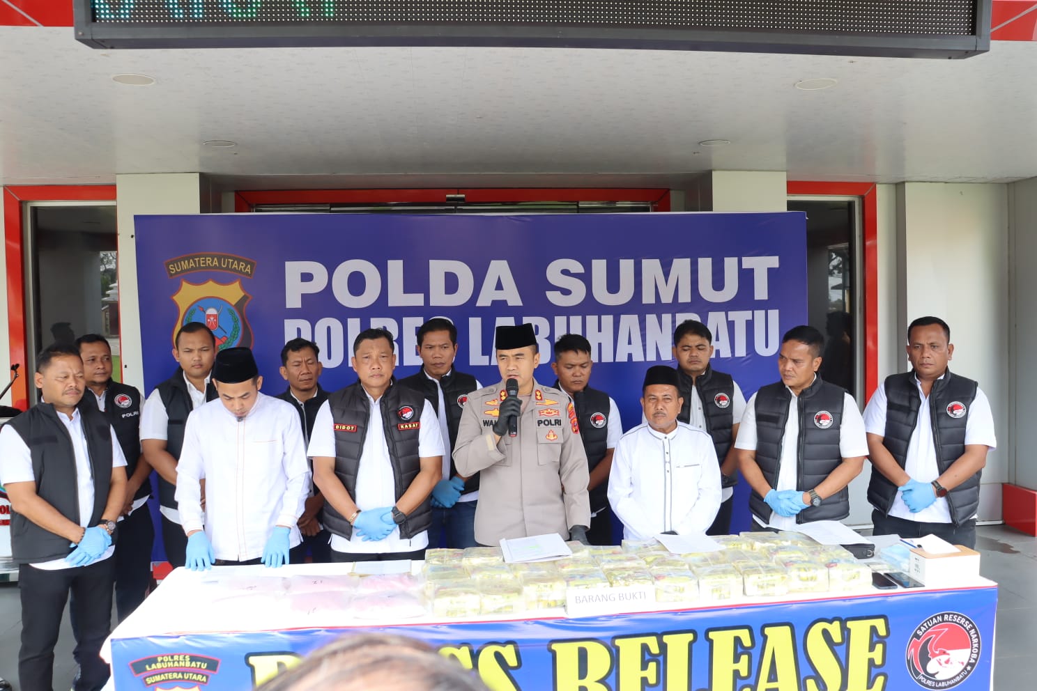 Polres Labuhanbatu Ungkap 31,5 Kg Sabu dan 30.000 Butir Ekstasi.