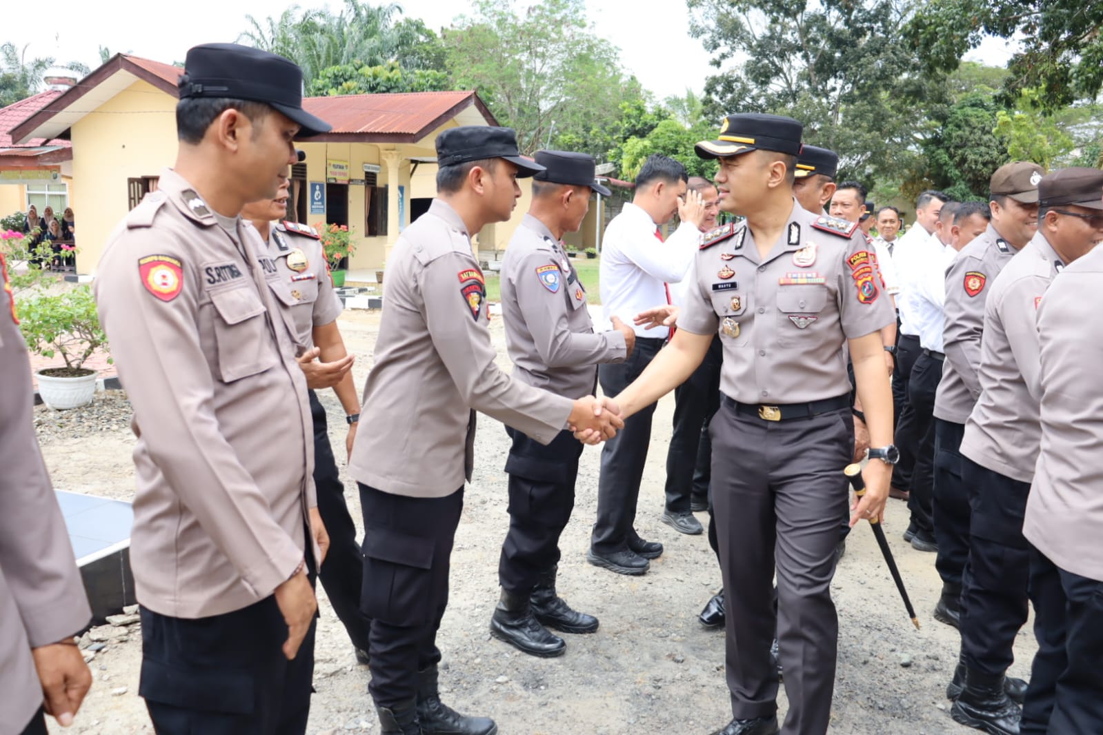 Kapolres Labuhanbatu Laksanakan Kunjungan Kerja ke Polsek Aek Natas dan Polsek Marbau, Perkuat Soliditas dan Pelayanan kepada Masyarakat