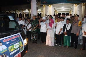 Bupati dan Wakil Bupati Labuhanbatu Shalat Idulfitri di Masjid Raya Al-Ikhlas Ujung Bandar