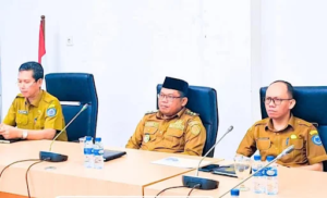 Wakil Bupati Labuhanbatu H .Jamri ST ikuti Rakor dengan Mendagri melalui sambungan Virtual di Ruang Rapat Bupati 