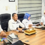 Balitbang menggelar rapat seminar proposal Kajian Potret Ketersediaan Pangan (Beras) Labuhanbatu Tahun 2026. di Ruang Rapat Kantor Balitbang