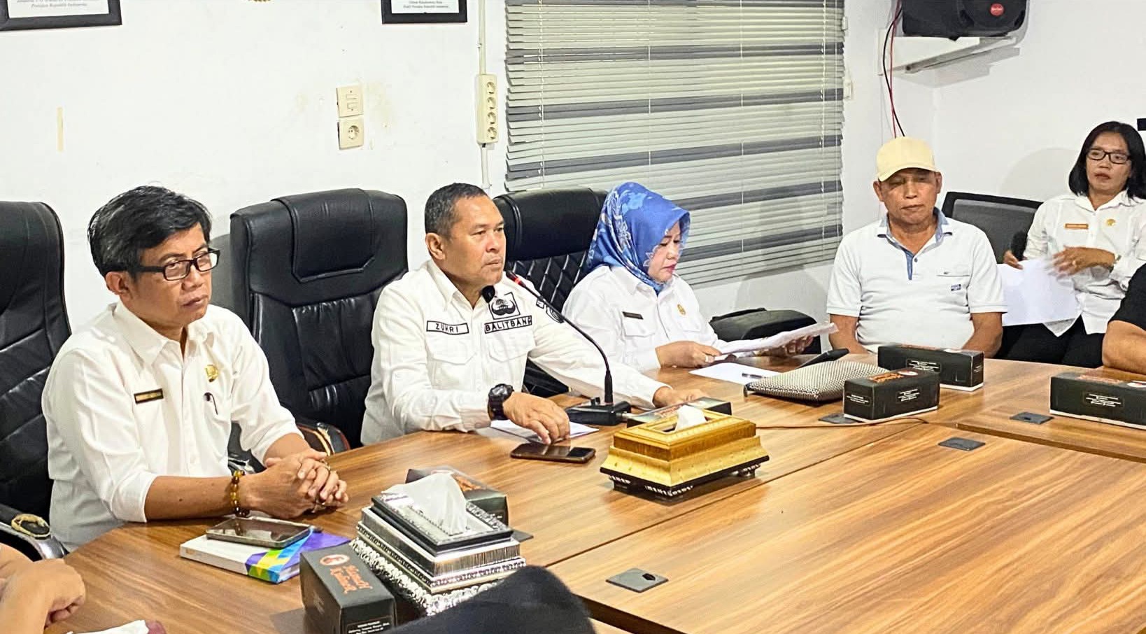 Balitbang menggelar rapat seminar proposal Kajian Potret Ketersediaan Pangan (Beras) Labuhanbatu Tahun 2026. di Ruang Rapat Kantor Balitbang