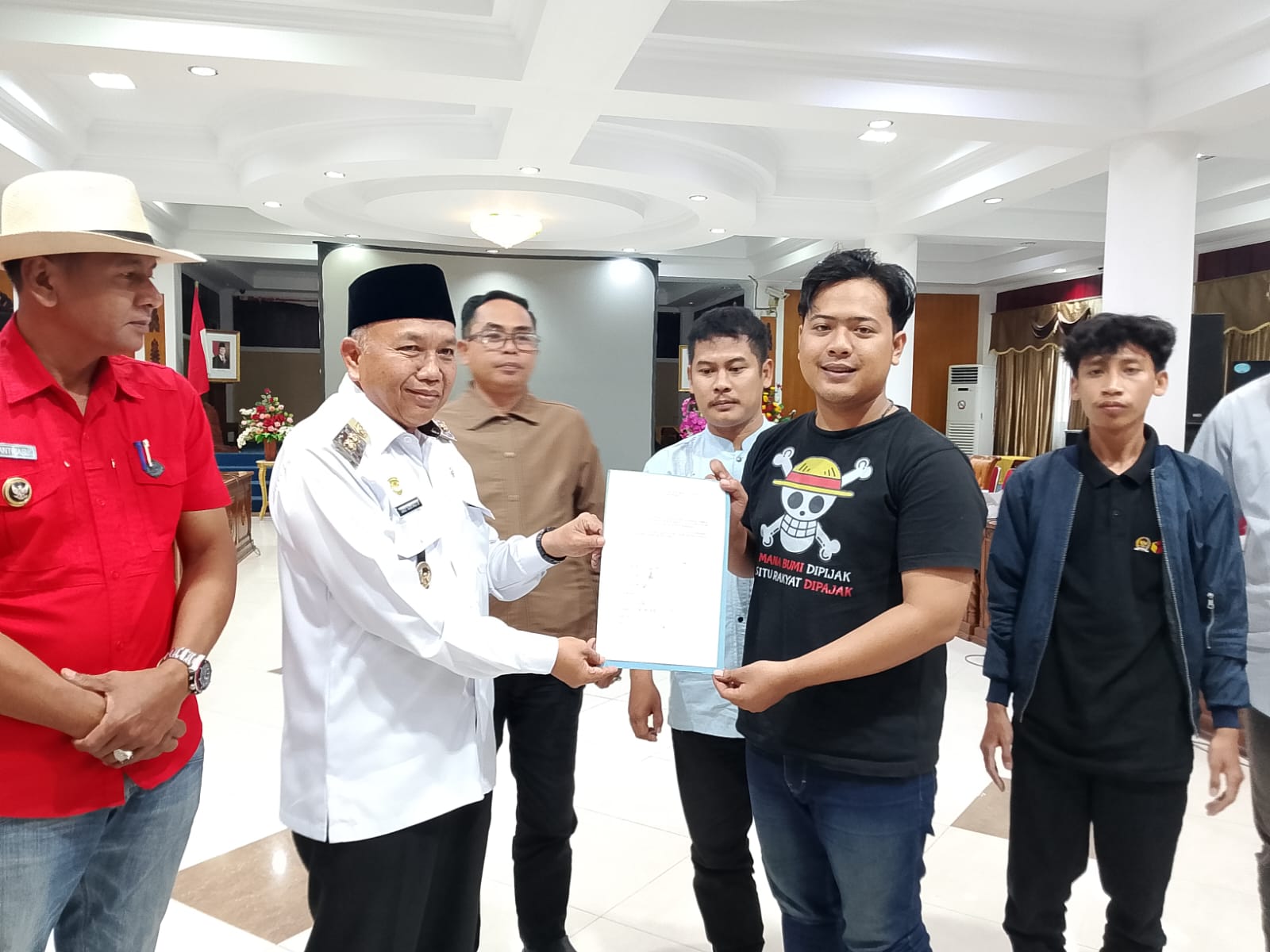 Pendopo Rp15 Miliar Resmi Dibatalkan, Rakyat Mempawah Bersorak Atas Kemenangan Ini