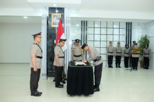 Kapolda Kalbar Pimpin Sertijab Irwasda: Momentum Penguatan Pengawasan Internal