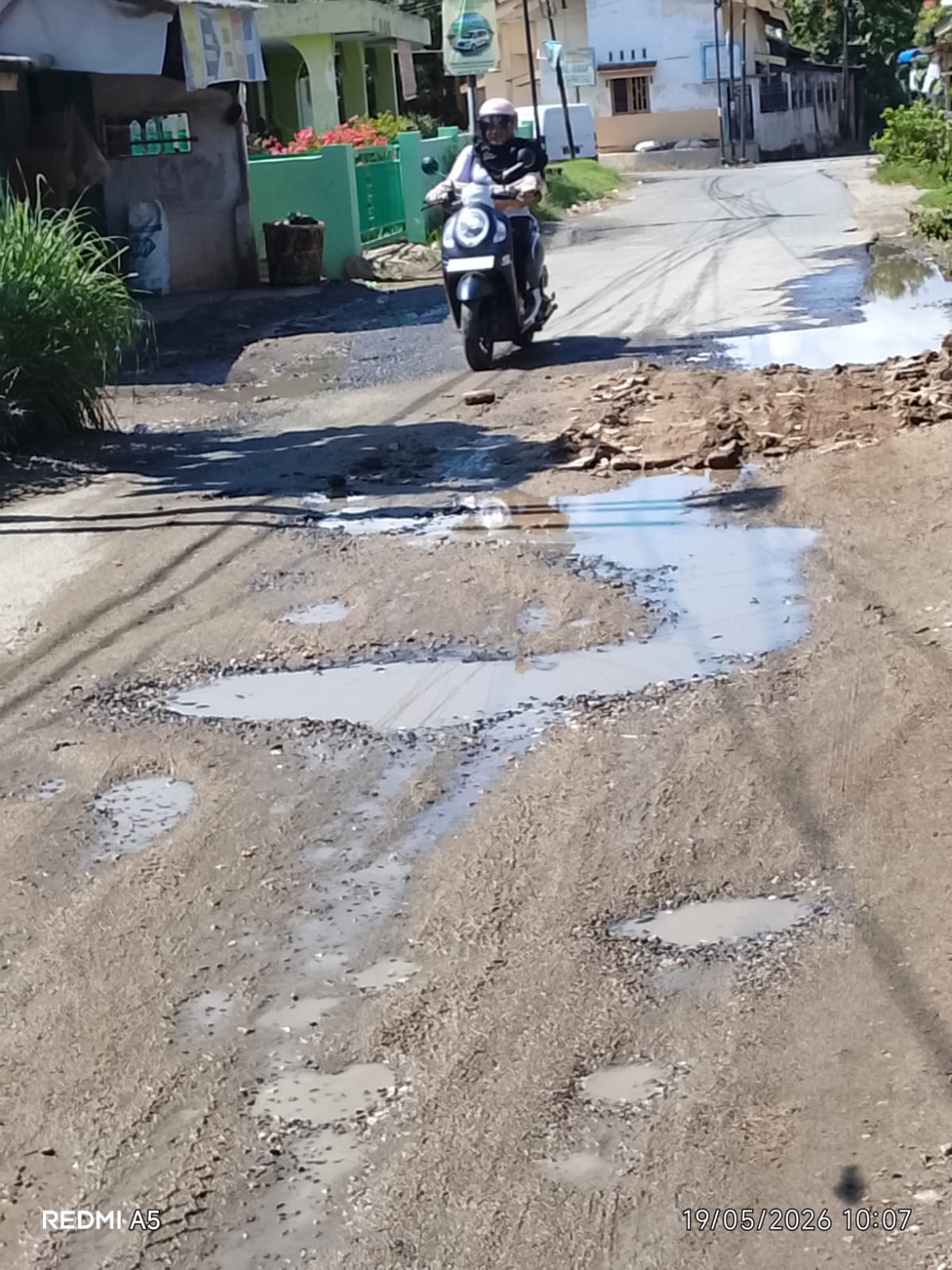 LKPJ TA 2025 sudah Diketok Pekerjaan Proyek Pemeliharaan Rutin Jalan, Meninggalkan Jalan Kubangan Kerbau di kelurahan  padang matinggi