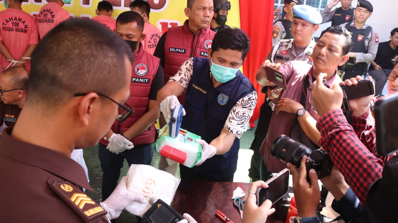 Polda Kalbar Gagalkan Peredaran Narkoba Rp4,7 Miliar, 32 Tersangka Ditangkap